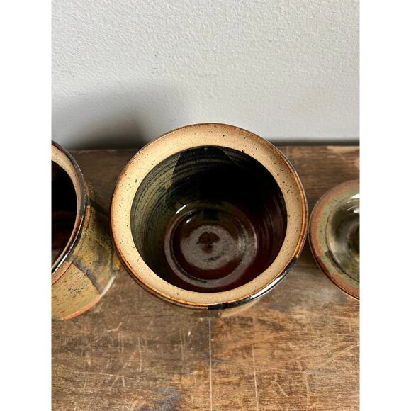Art Pottery Pair of Lidded Jars | Studio Pottery Lidded Canisters, Set of 2 - Picture 6 of 6